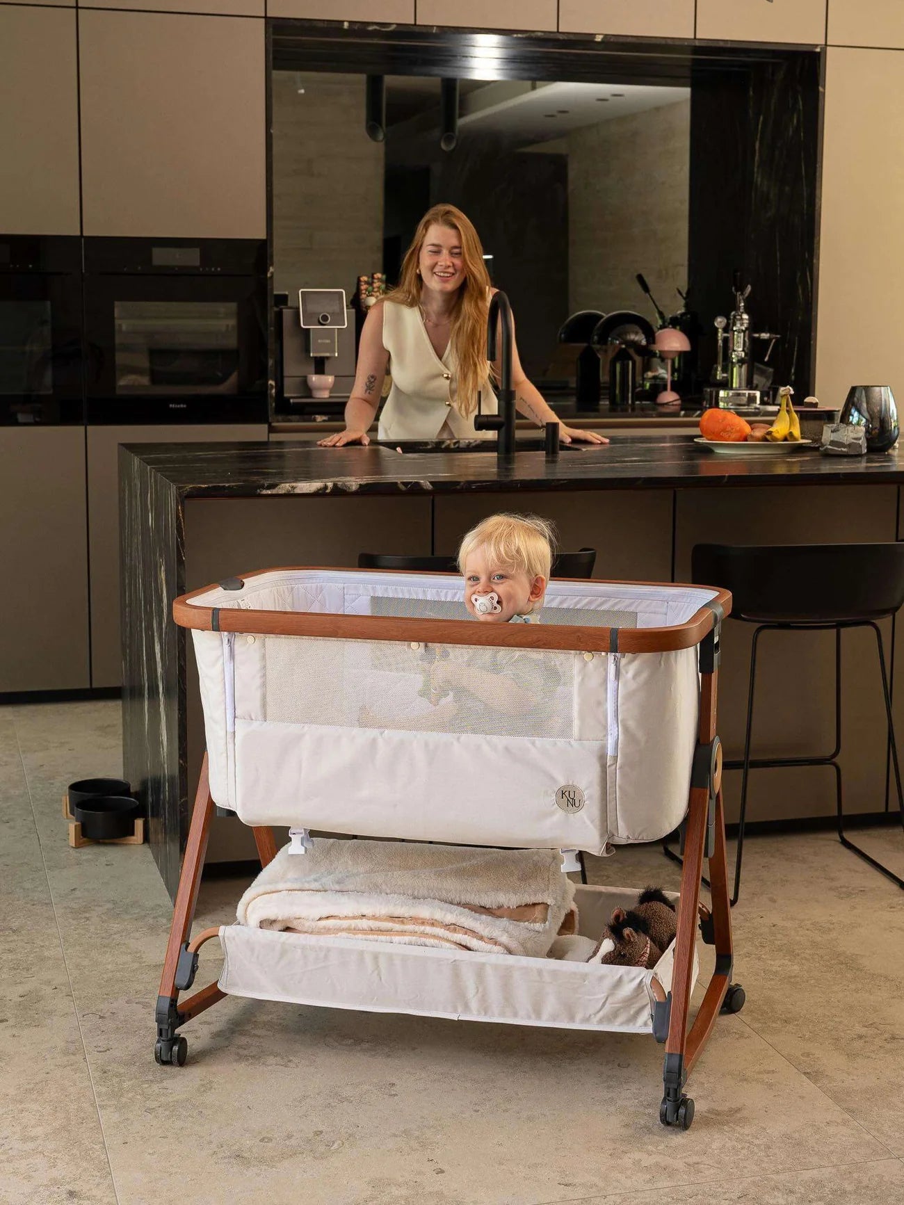 Versatile 4-in-1 Baby Crib – Bassinet, Travel & Day Bed with Mosquito Net